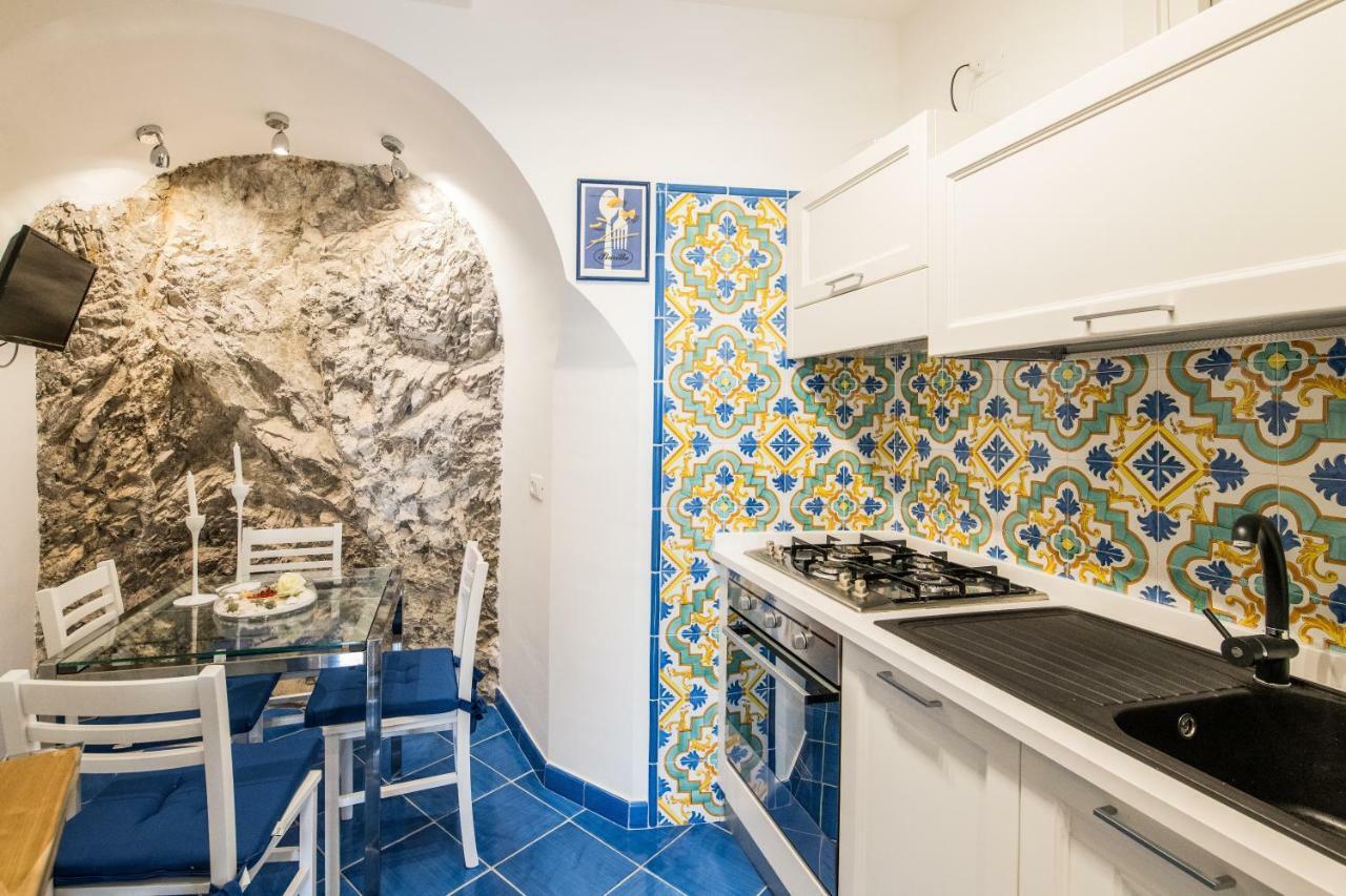 Suite Picasso Amalfi Eksteriør bilde
