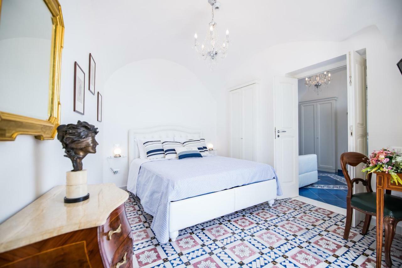 Suite Picasso Amalfi Eksteriør bilde