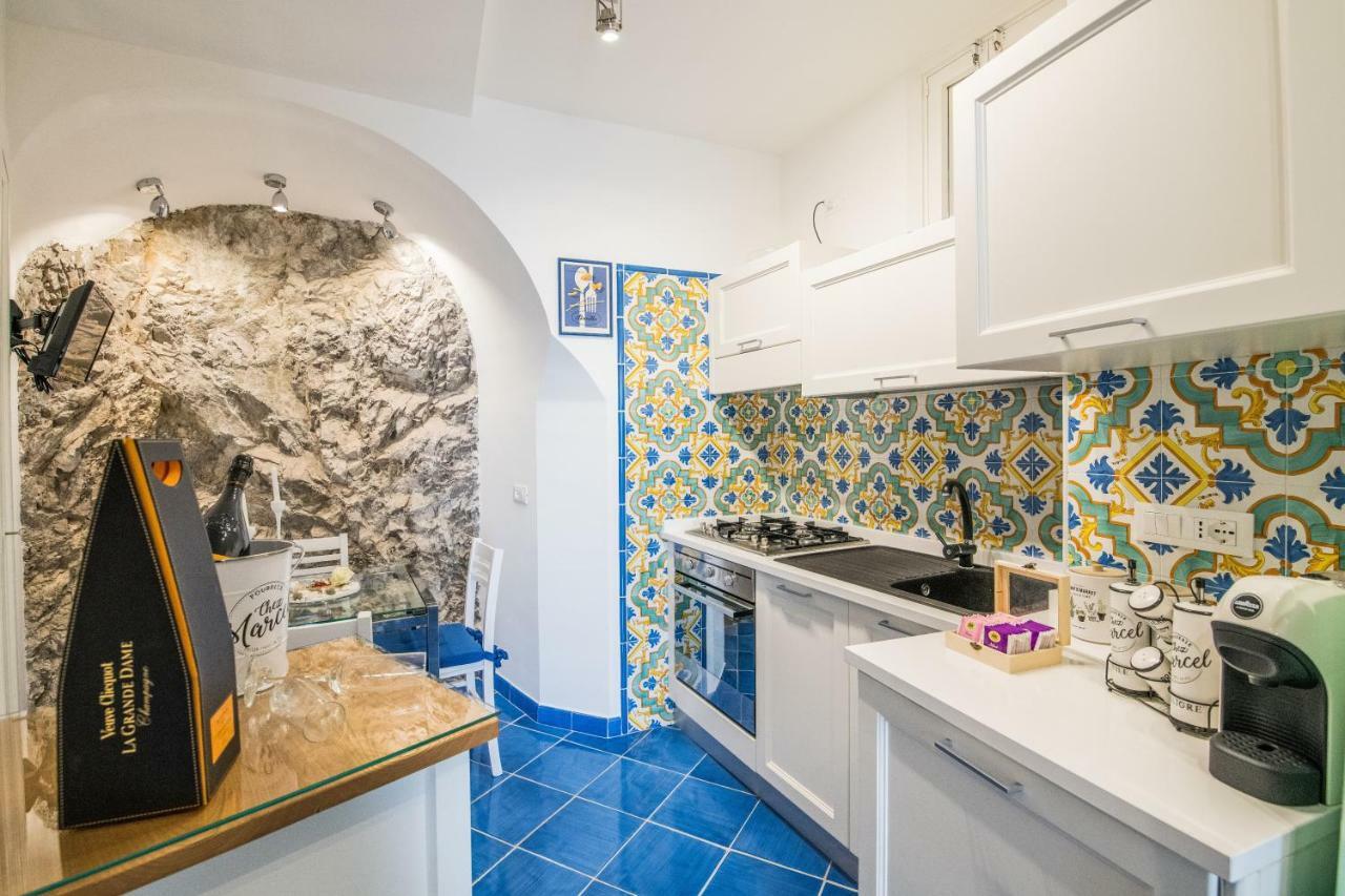 Suite Picasso Amalfi Eksteriør bilde