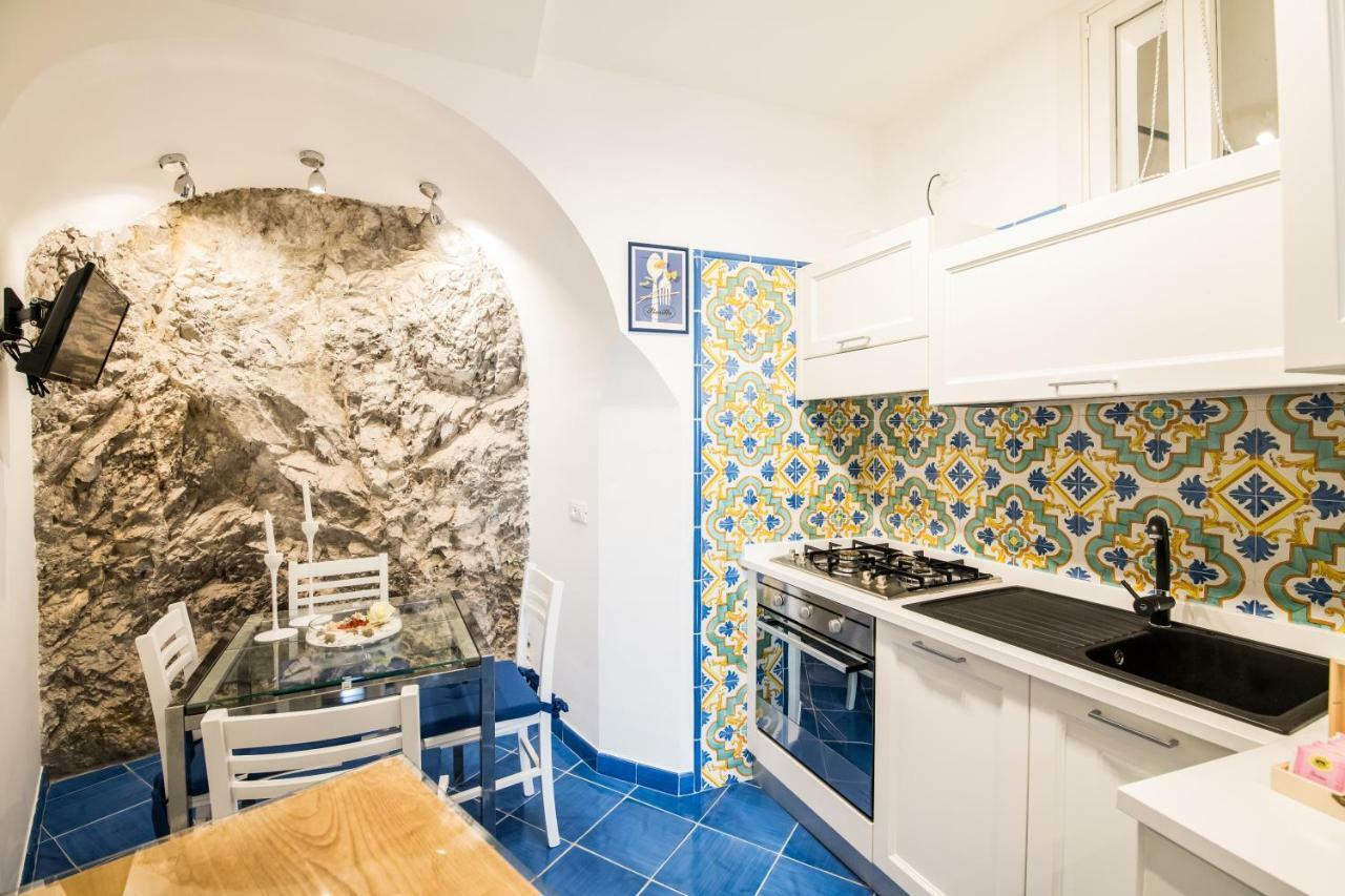 Suite Picasso Amalfi Eksteriør bilde